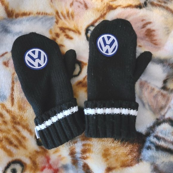 VOLKSWAGEN Black mittens Adult S/M - 2 lefties - Picture 1 of 4